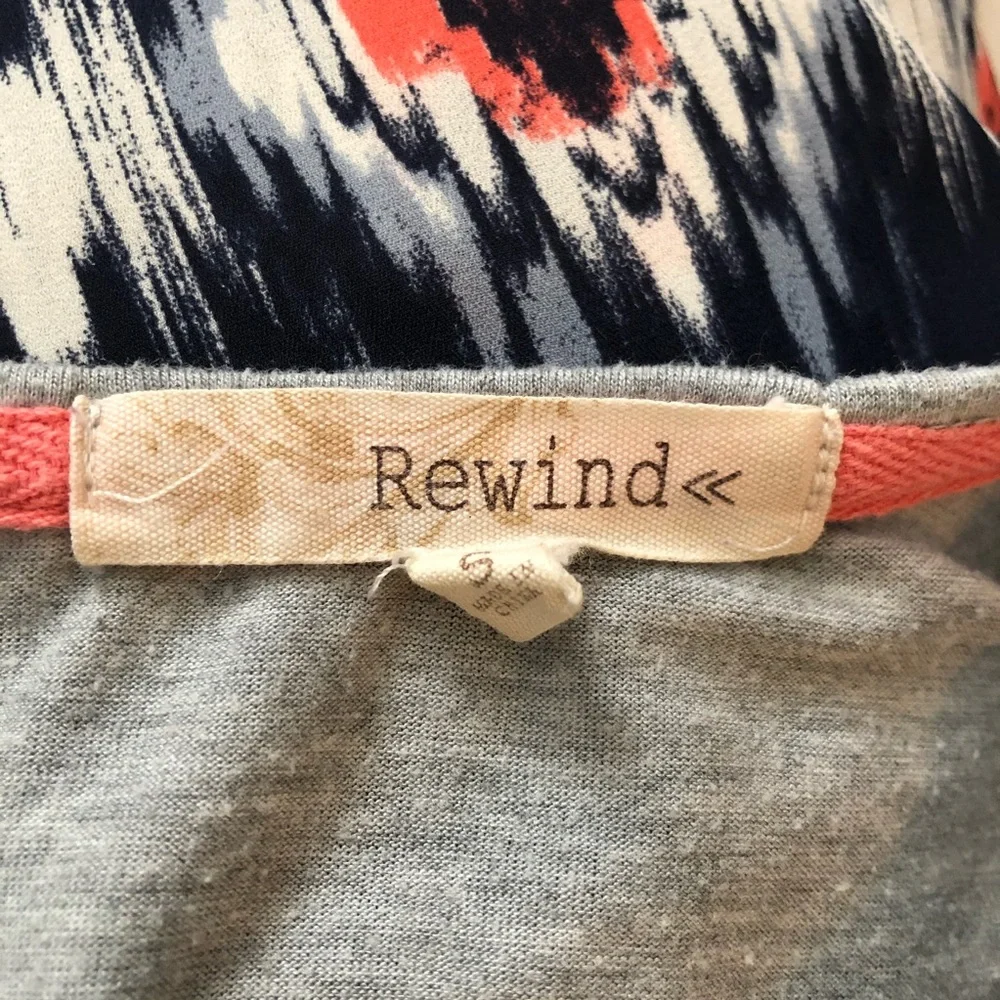 Button-Back Top - Picture 5 of 6